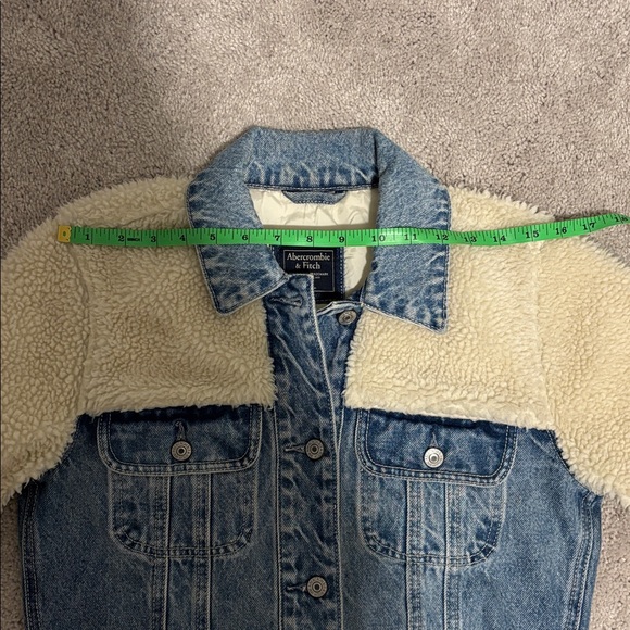 A&F Sherpa denim jacket - Picture 8 of 8